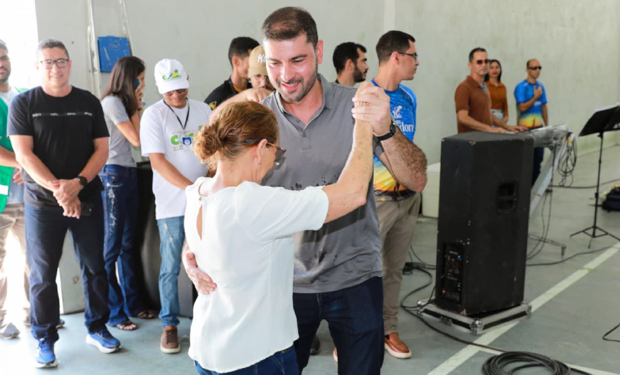 Pelo segundo ano consecutivo, Nicolau Júnior prestigia Festa dos Pescadores em Mâncio Lima